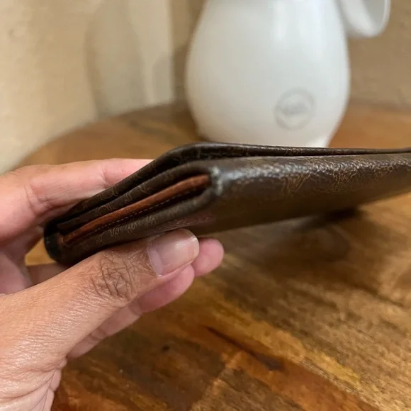 CELINE MACADAM LONG BIFOLD WALLET - Picture 6 of 14